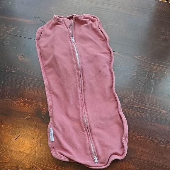 Comfy Cubs Pink Baby Swaddle with Zipper - Picture 1 of 5